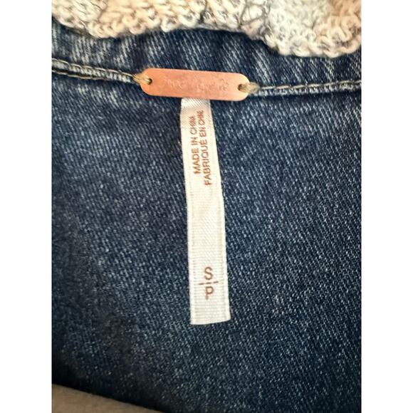 Free People Distressed Jean Jacket and Knit Hoodie Indie Wash size Small - Picture 3 of 9